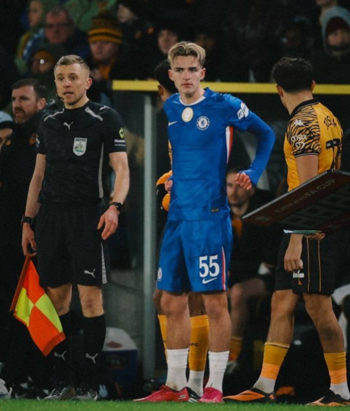 A proud moment for our Academy as Jesse Derry makes his Chelsea debut in the FA Cup! ๐
#CFC | #Che...
