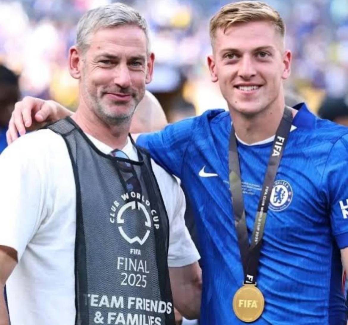 🗣Liam Delap on the player he mostly look up to:

"It would have to be my dad, but if I wasn’t choosi...