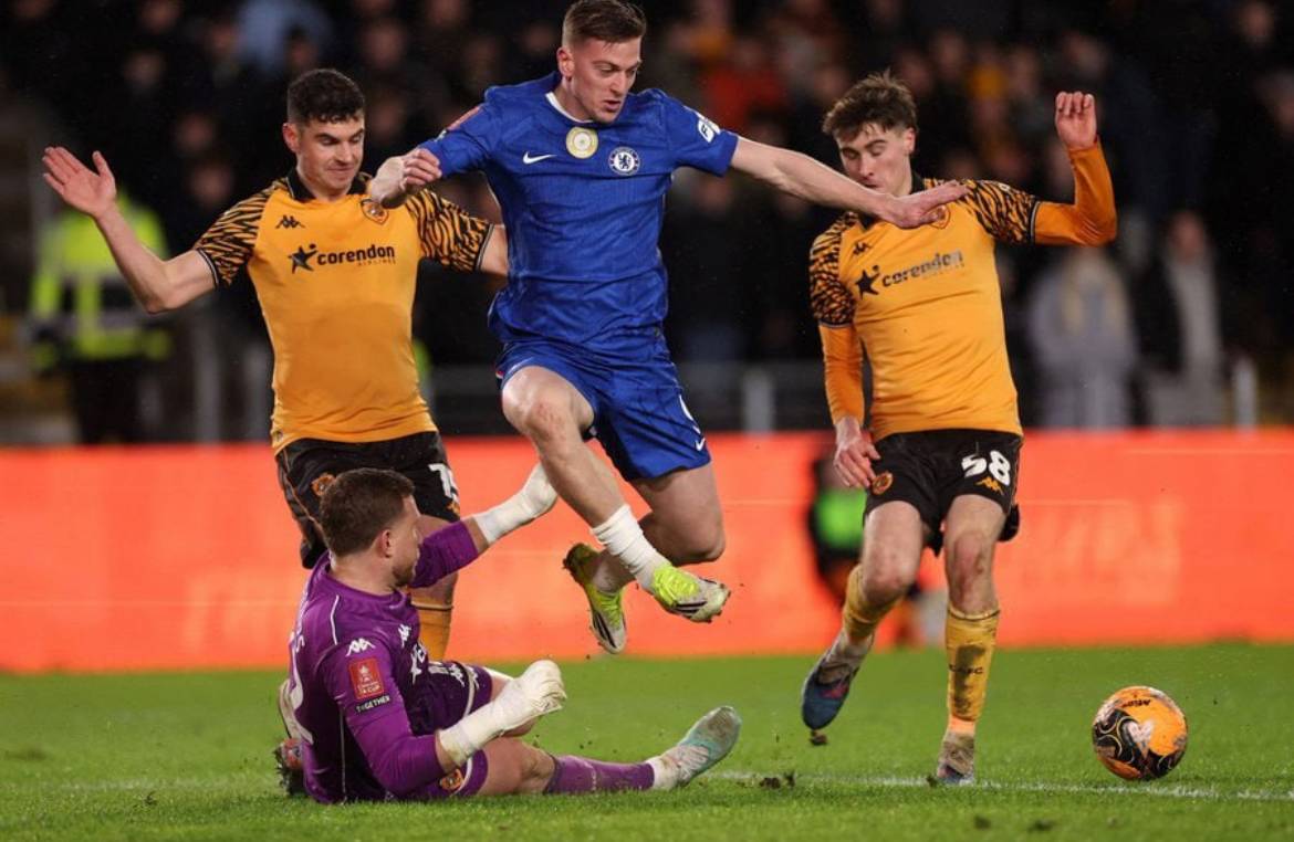 Chelsea players with three assists in a match.
1. Gianfranco Zola vs Tottenham (1997).
2. Didier Dr...