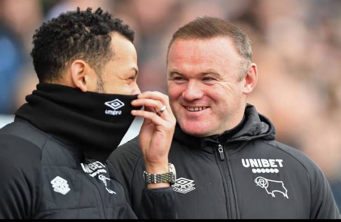 🗣Wayne Rooney disagrees with Carragher and asks him:
“Do you think if this is like Ruben Amorim or...