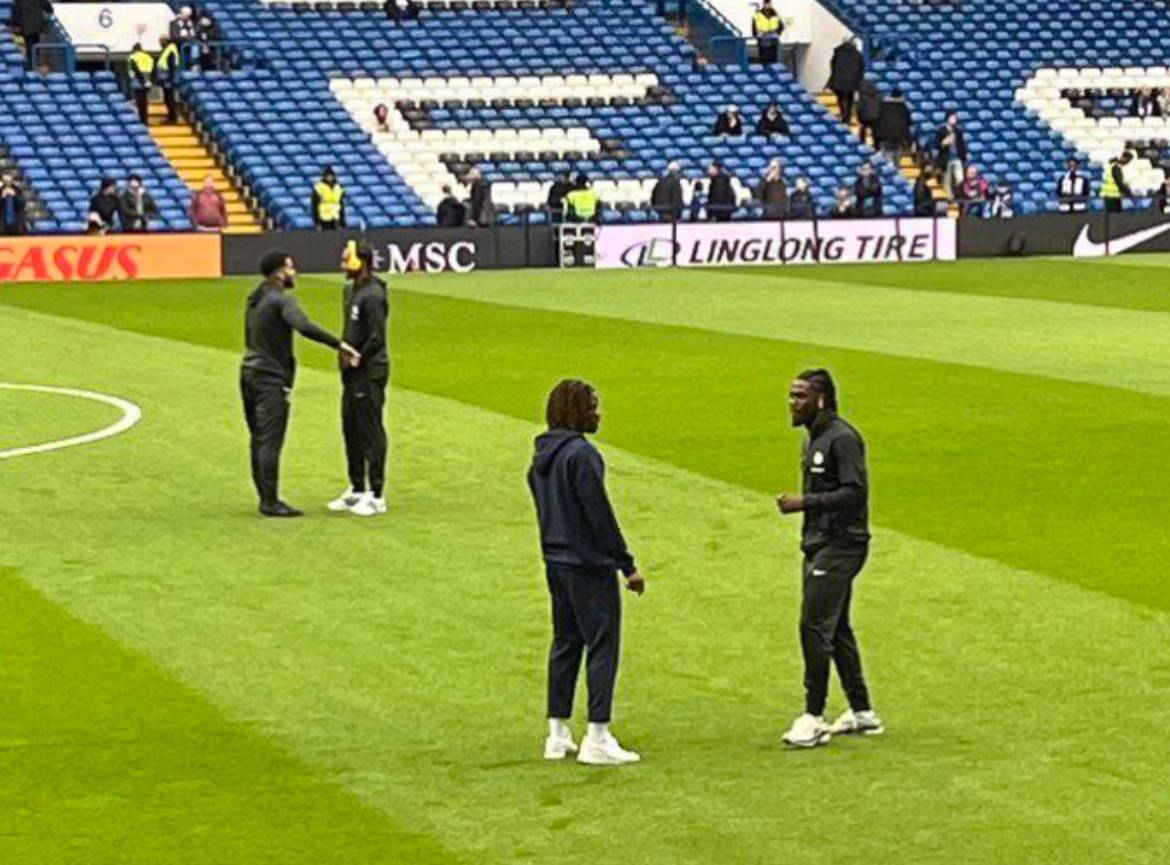 ๐จ Romeo Lavia is here with the squad.
๐ Bobby Vincent - Football London
#CFC | #Chelsea
๐ฒ CFC_...