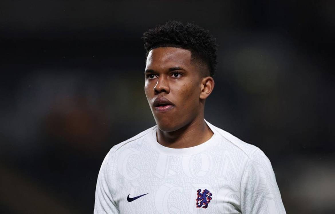 ๐จ BREAKING: Estevao Willian missing from Chelsea squad this afternoon due to a problem with his ham...
