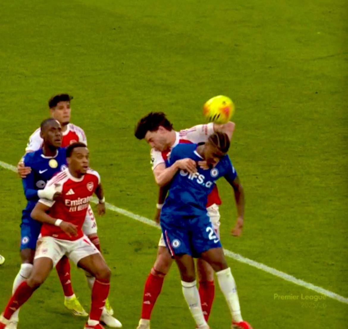 🗣️ Ian Wright on Declan Rice: 

“Definitely a penalty”

#CFC | #Chelsea | #ARSCHE 

📲 @CFC_ChelseaF...