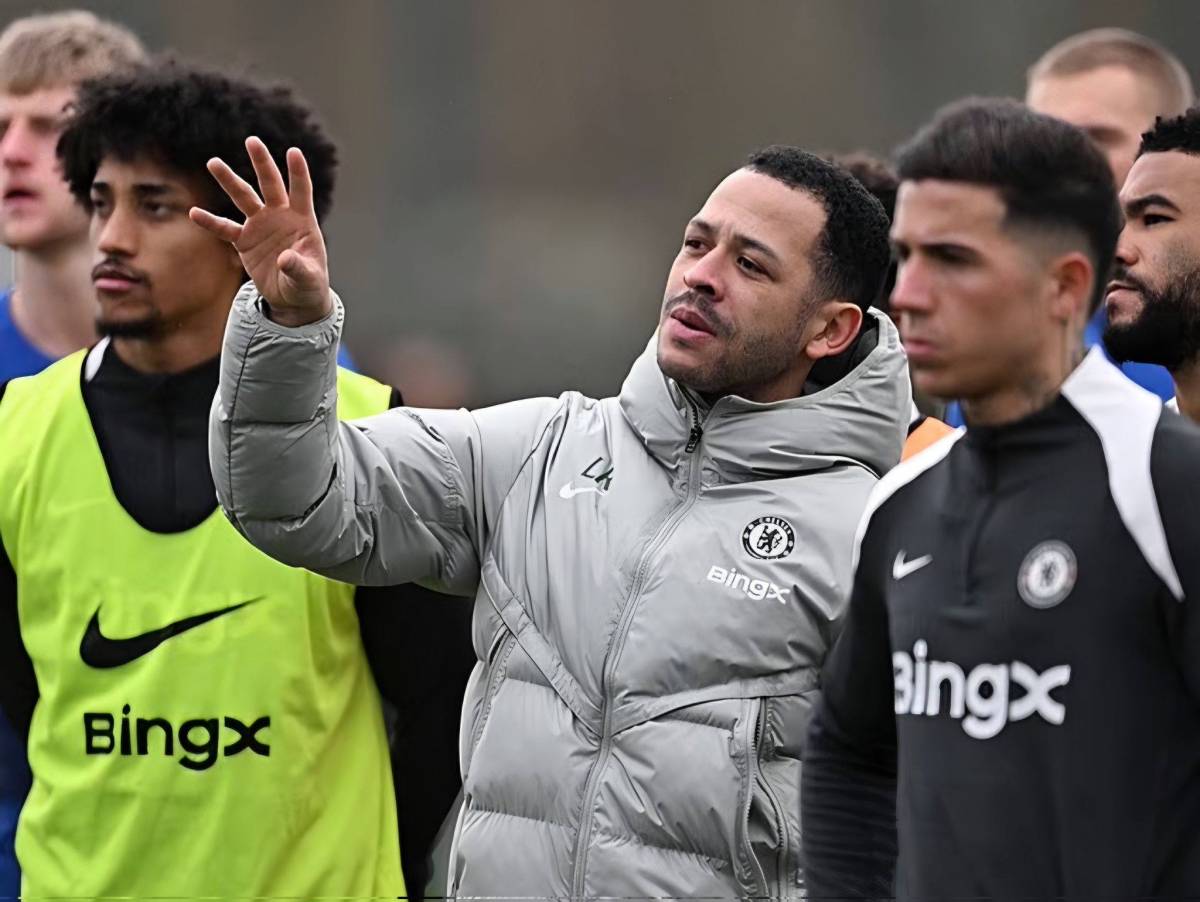 Part 1
🗣️ Liam Rosenior on bookings for dissent:
"Dissent is a frustrating one for any player to ge...