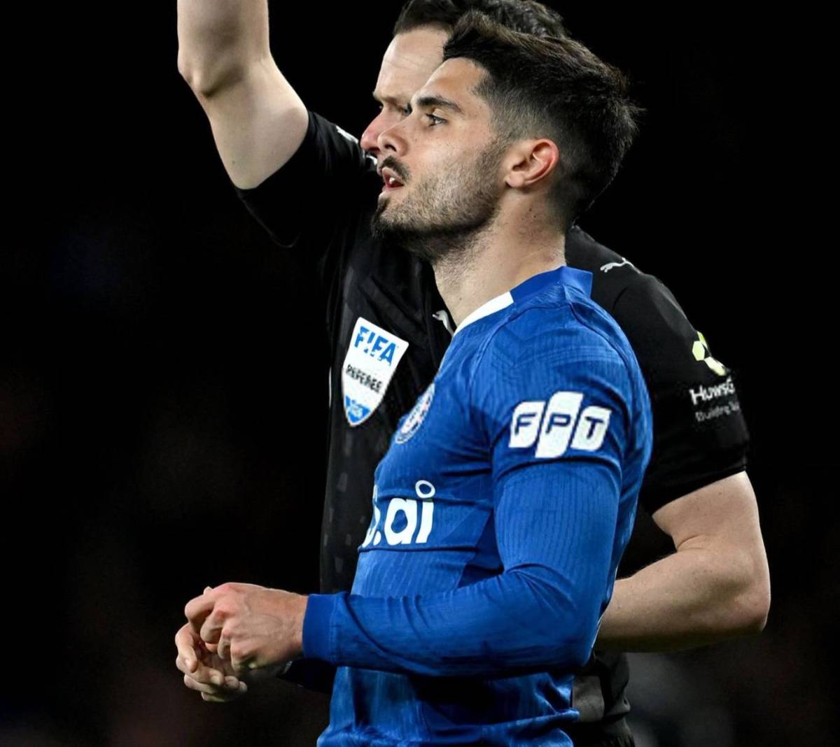 ๐ฃ๏ธ ๐ก Pedro Neto was booed by the away fans and had expletives hurled at him as he took the walk of...