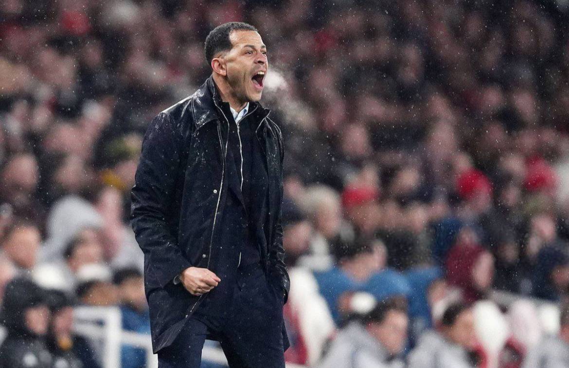 🗣️ Liam Rosenior:
"If you look at our stats when we have 11 men on the pitch, before and after my...
