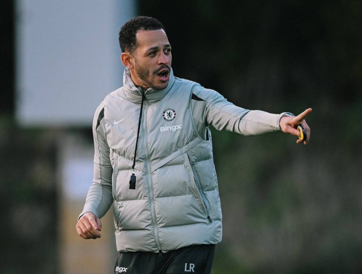 🗣️ Liam Rosenior:
“Today it’s the first time we trained with the white balls. That’s normally a si...