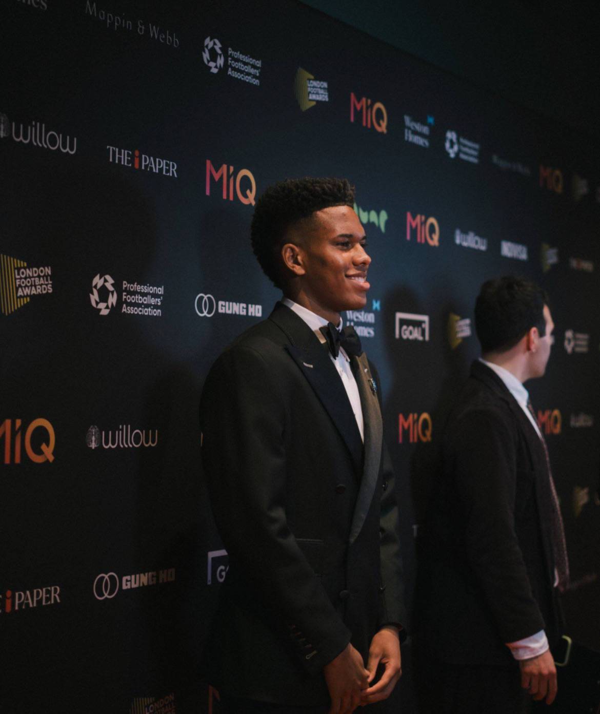 Estevao arrives at the London Football Awards. ๐๐ธ
#CFC | #Chelsea
๐ฒ @CFC_ChelseaFC