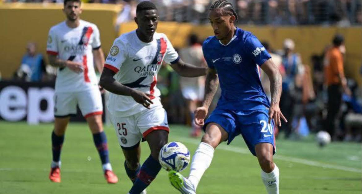 🗣️ Frank Leboeuf:
"PSG are going to play against Chelsea, with Caicedo. I think James, if Gusto pl...
