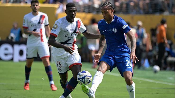 🗣️ Frank Leboeuf:
"PSG are going to play against Chelsea, with Caicedo. I think James, if Gusto pl...