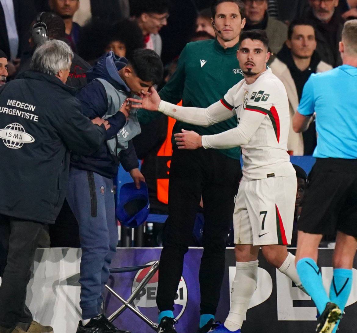 🚨 Pedro Neto risks a one-match ban for the ball boy incident.
It's worth noting Josip Stanišić of...