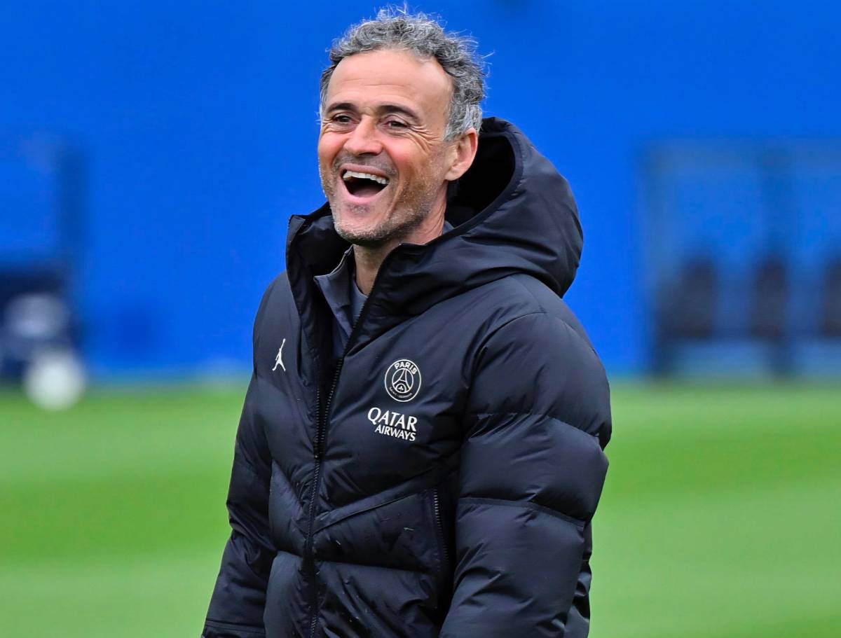 🚨 Luis Enrique said he was “surprised” by Chelsea’s pre‑match huddle but added that Rosenior had ex...