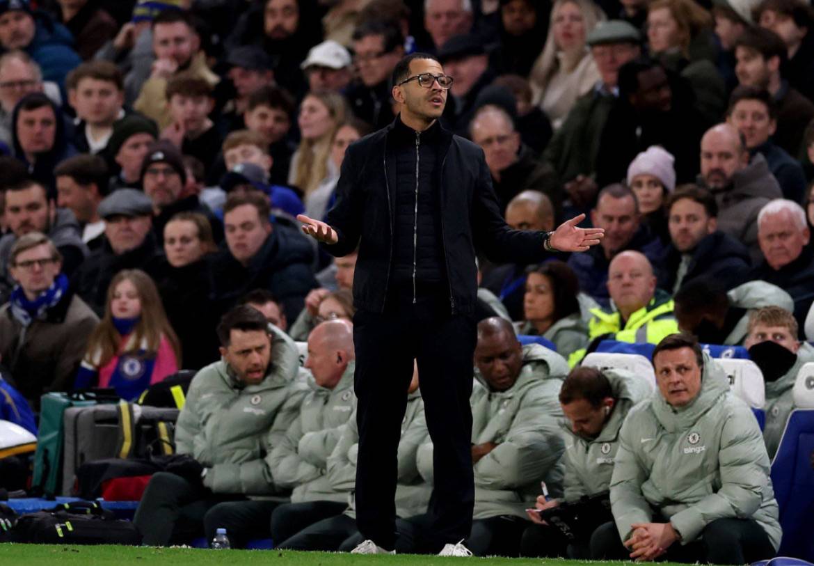 🚨Chelsea team news suddenly seems a bit leaky. Rosenior was asked about his team for the PSG away g...