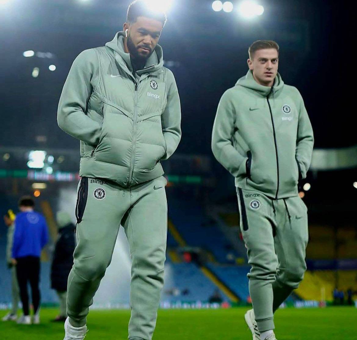 🗣️ Liam Delap on Reece James injury:
"Especially for Reece, he's been through it, and he knows what...