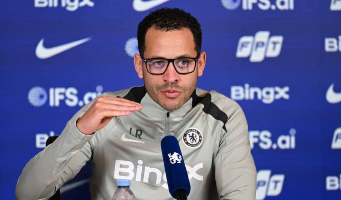 🗣️ Liam Rosenior:
“We’re having really detailed conversations now about the areas we want to streng...