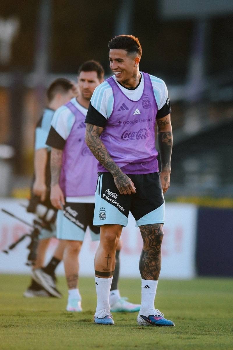 Enzo. 🇦🇷

#CFC | #Chelsea

📲 @CFC_ChelseaFC