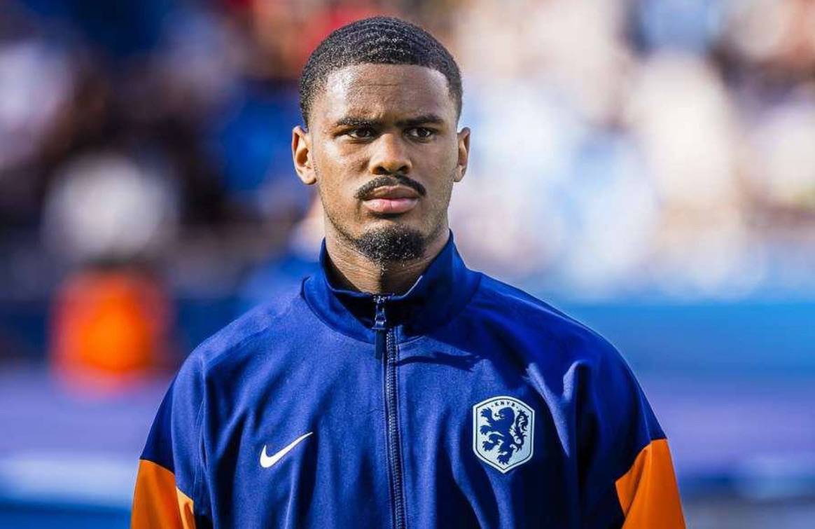 🗣️ Ronald Koeman (Netherlands manager) on Jorrel Hato:
“He called me when the move to Chelsea was p...