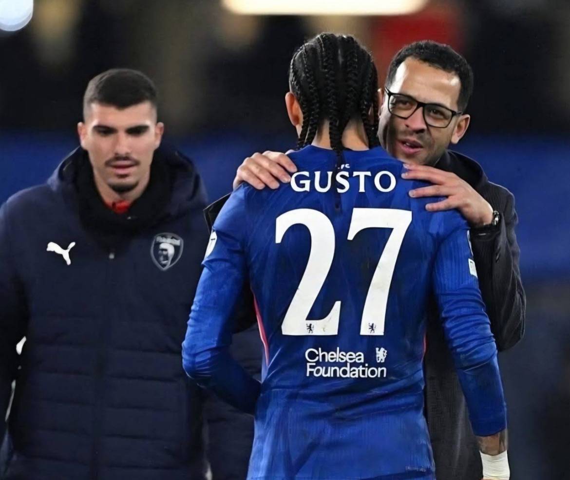 🚨Malo Gusto has defended Liam Rosenior and says he does not understand the criticism he has receive...
