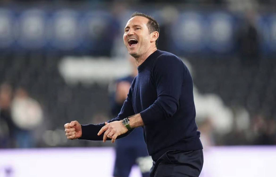 Frank Lampard could target five Chelsea players this summer with Coventry on verge of promotion.
-...