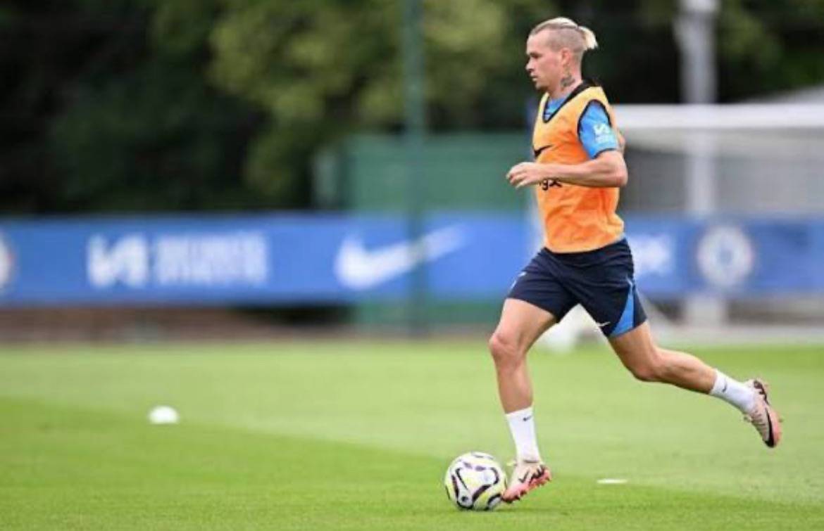 🗣️ Shakhtar CEO Palkin on Mudryk:
“He’s training. He dedicates almost the whole day to train and to...