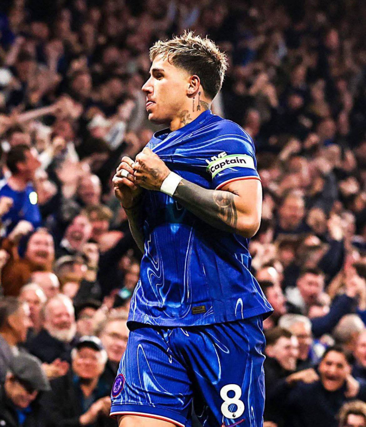 🗣️ Enzo Fernandez:
“I enjoy going to training, the day-to-day routine at the club, the locker room,...