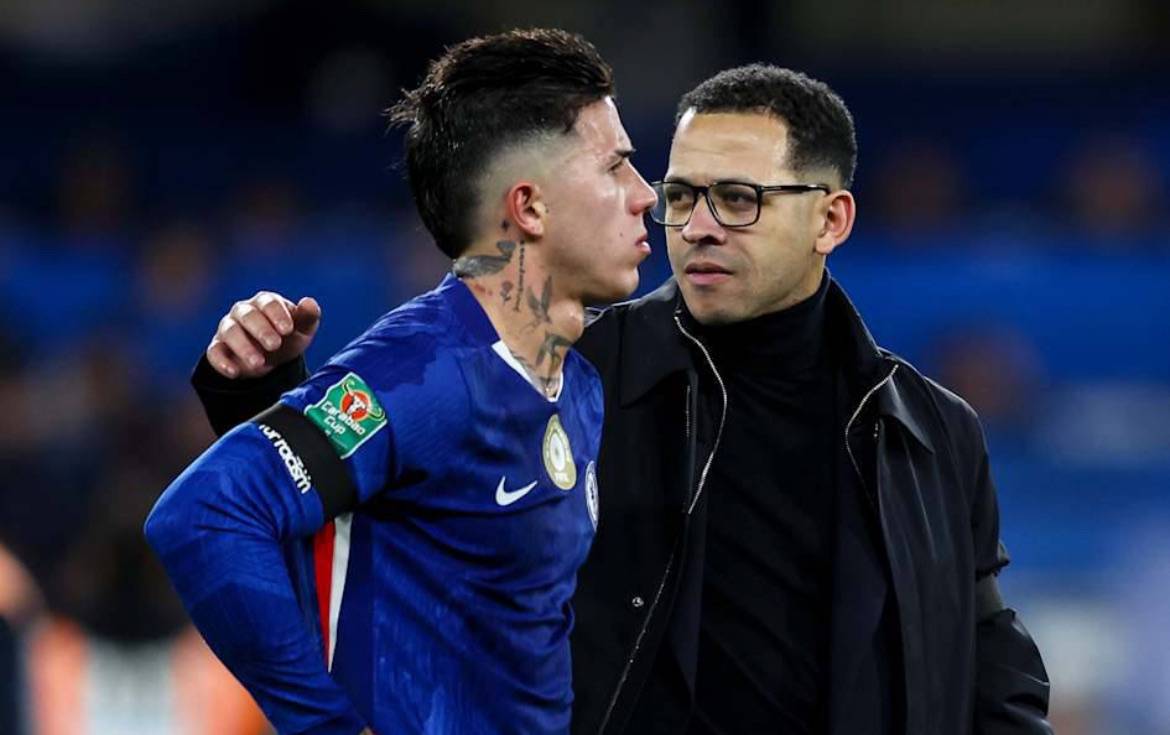 🗣️ BREAKING Liam Rosenior ON Enzo Fernandez:
"I spoke with Enzo. As part of the football club, he...