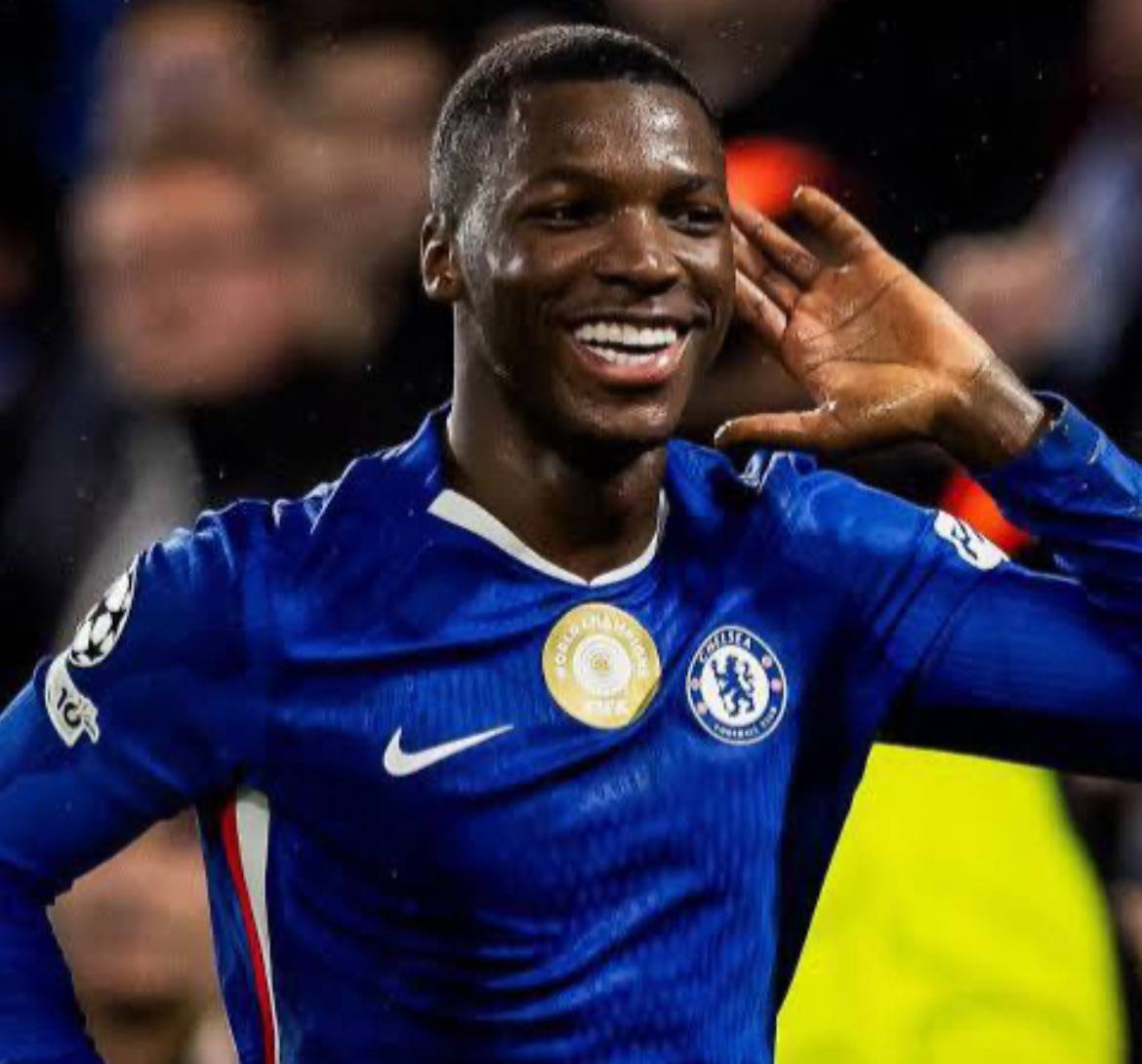 🗣️ Moisés Caicedo on whether he can see himself at Real Madrid: 

“[Smiles] You never know in footba...