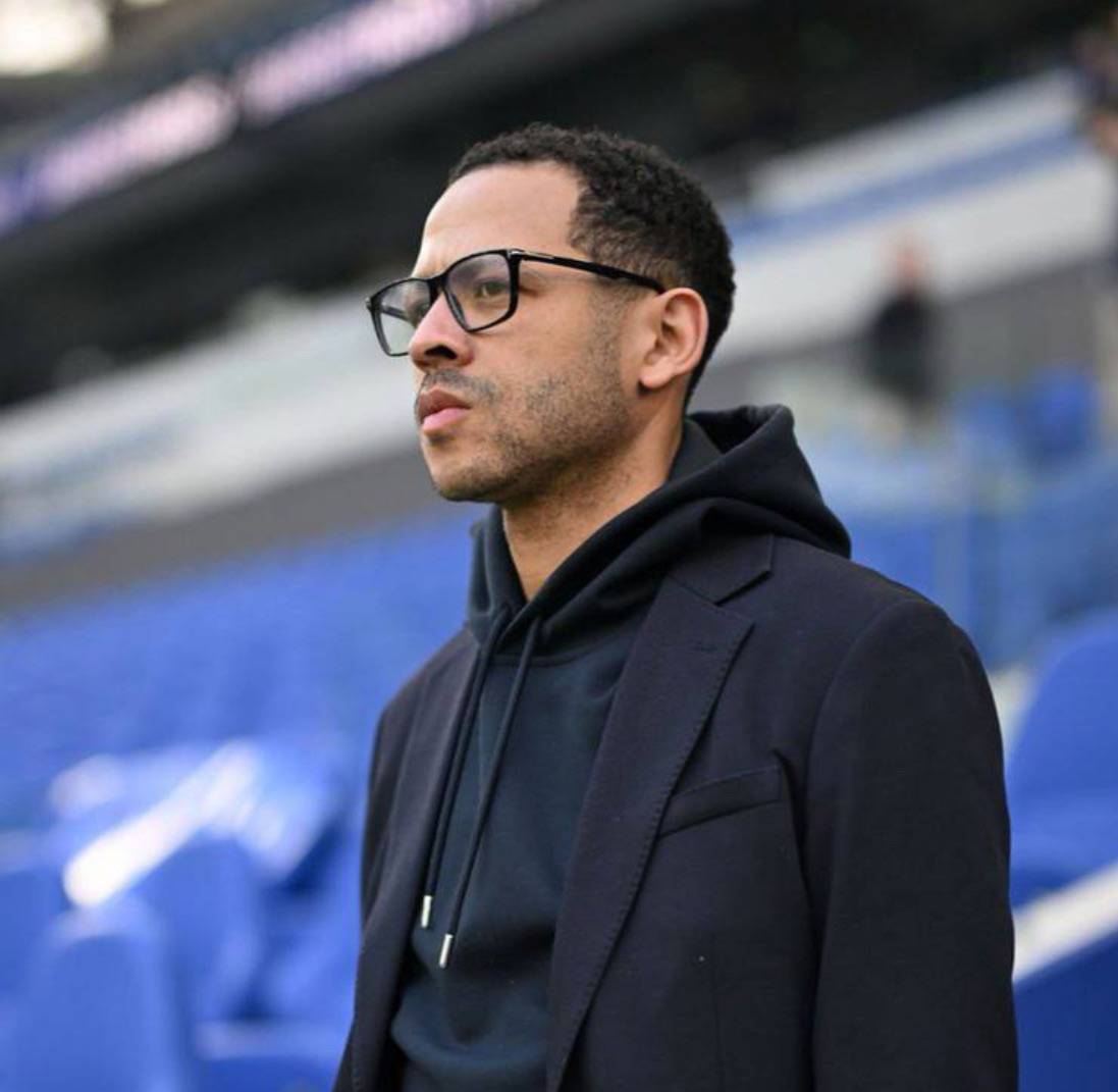 🗣️. Liam Rosenior on Enzo Fernandez:

"He'll still be here [during the two-game suspension], he’ll s...