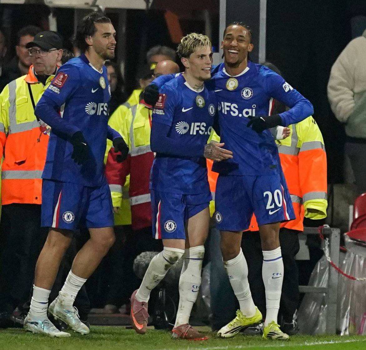 Our 2025/26 FA Cup journey so far...
โ
3rd Round: 5-1 vs Charlton Athletic
โ
4th Round: 4-0 vs Hu...