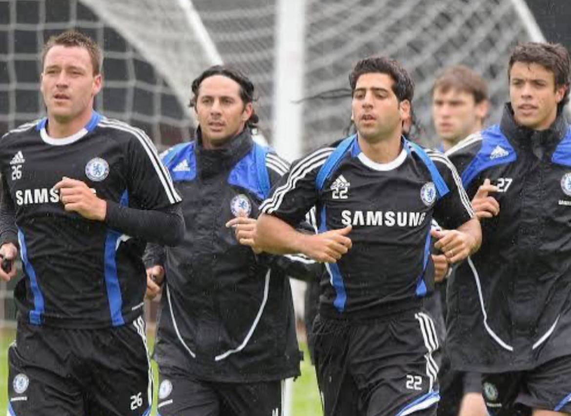 🗣️ Steve Sidwell:
“In training, people were smashing the hell out of each other. I remember Essien...