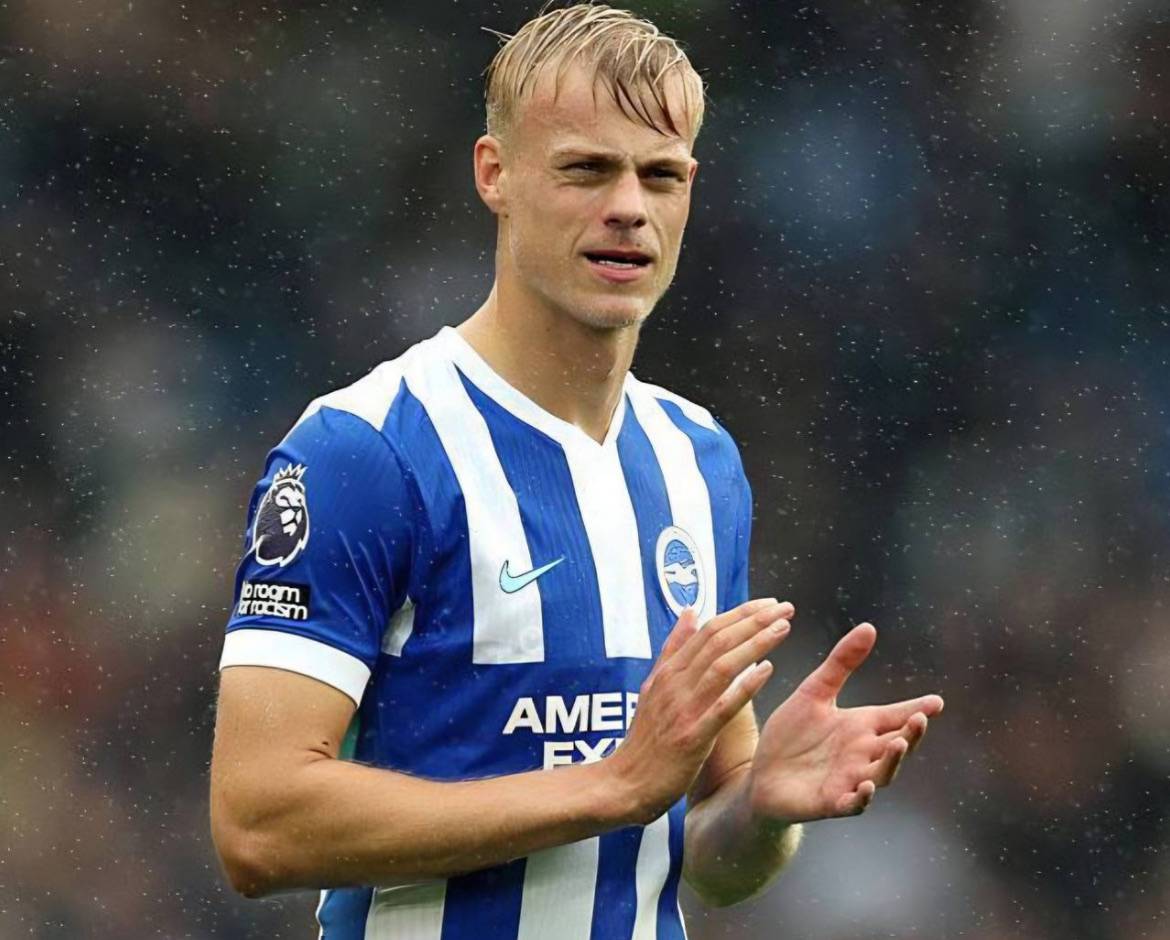 ๐จ๐ณ๐ฑ Jan Paul van Hecke seems to be in his final weeks at Brighton. He dreams of playing at the top...