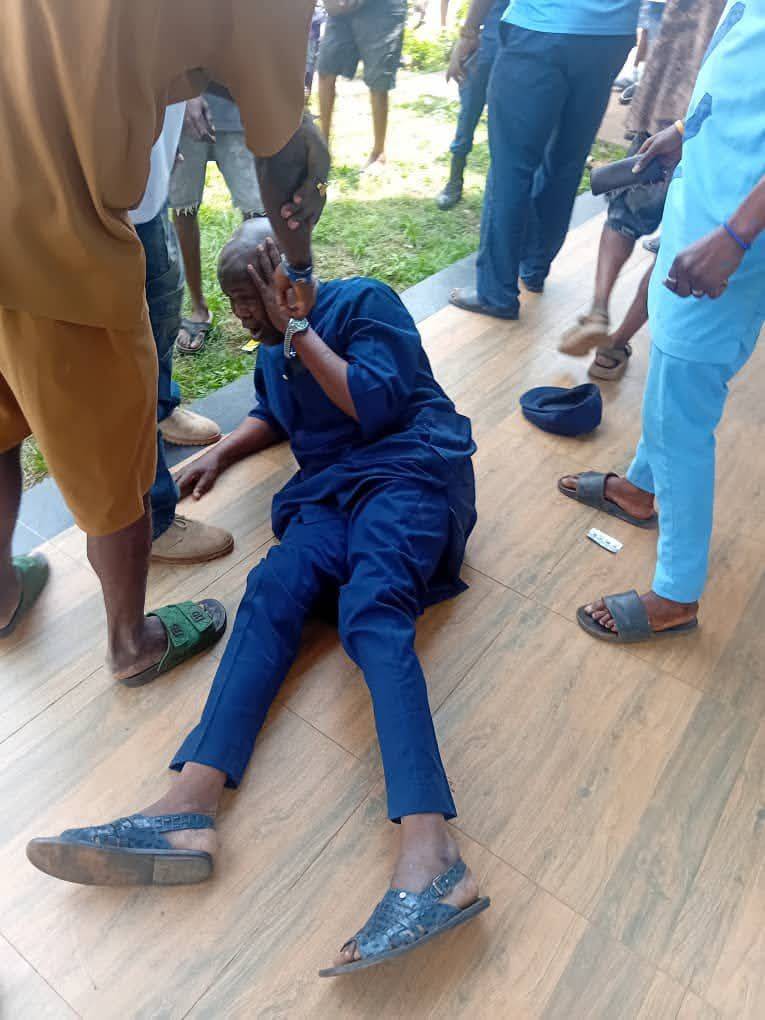 Thugs beat Ondo APC chairman, Adetimehin for allegedly working against Gov Aiyedatiwa..
The Chairma...