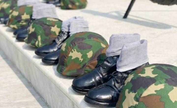 Bandits gun down Soldiers, vigilantes in Plateau.
Three soldiers and seven vigilantes have been kil...