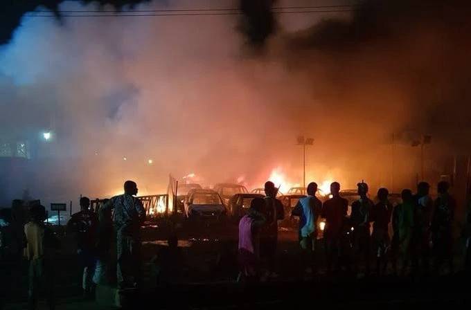 Maiduguri bomb explosion left dead bodies everywhere, eyewitnesses say.
A bomb explosion near Monda...