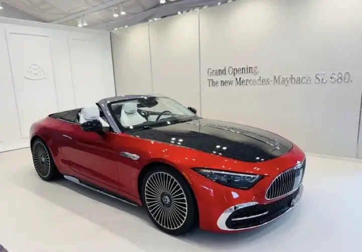 Wizkid Sparks Buzz with New ₦1.7bn Mercedes-Maybach SL 680 Purchase.
Nigerian Afrobeats star Wizkid...
