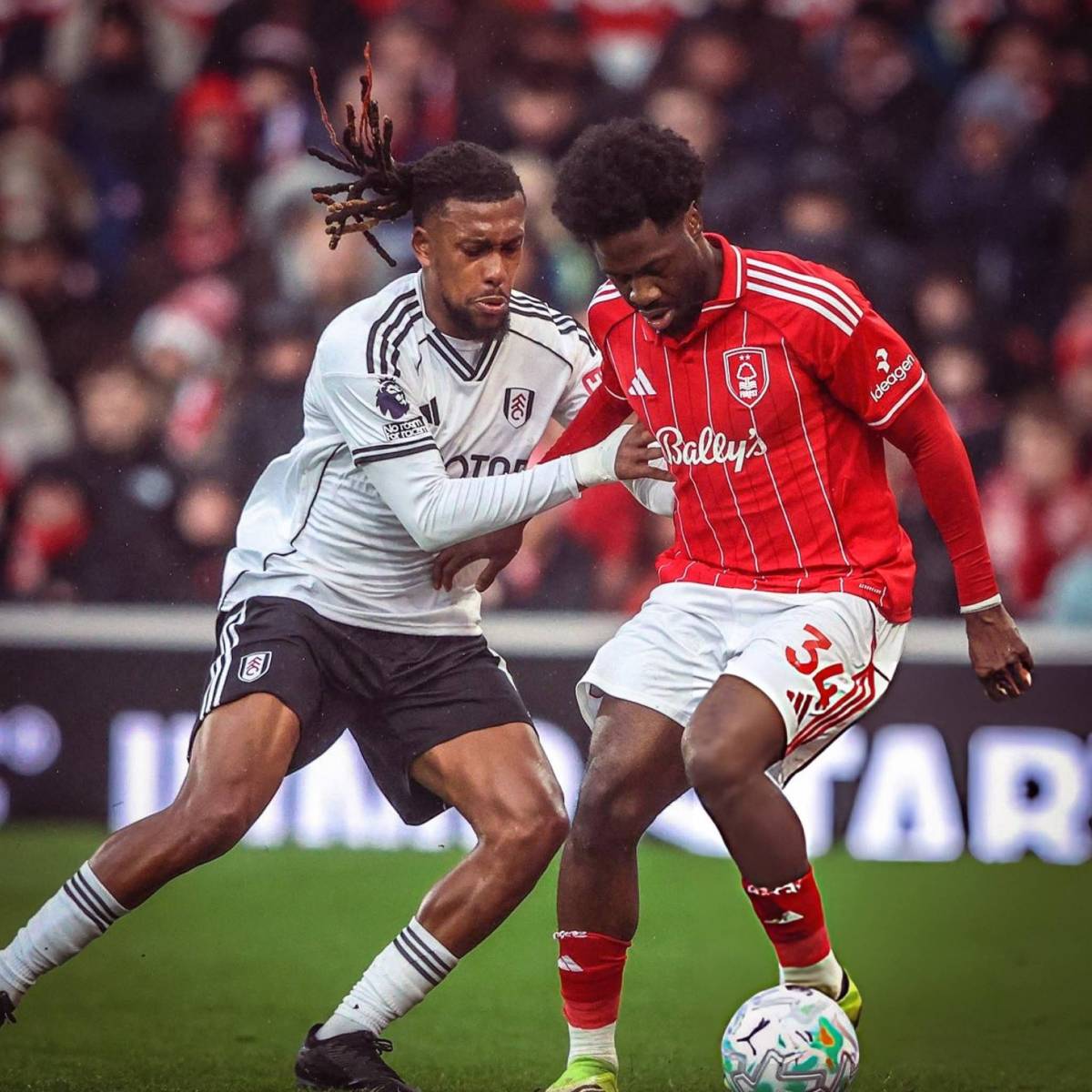 Naija bloods π³π¬π³π¬ playing each other, Nigerian brothers lock horns π¦
in a match between Nottingham F...