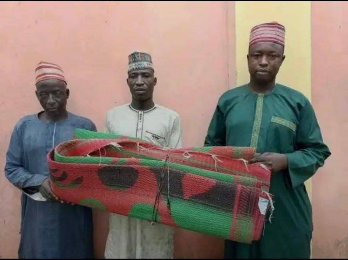 See what they’re giving my people as empowerment in the North😭😭😭😭😭😭😭
Who did this to us😭😭😭...