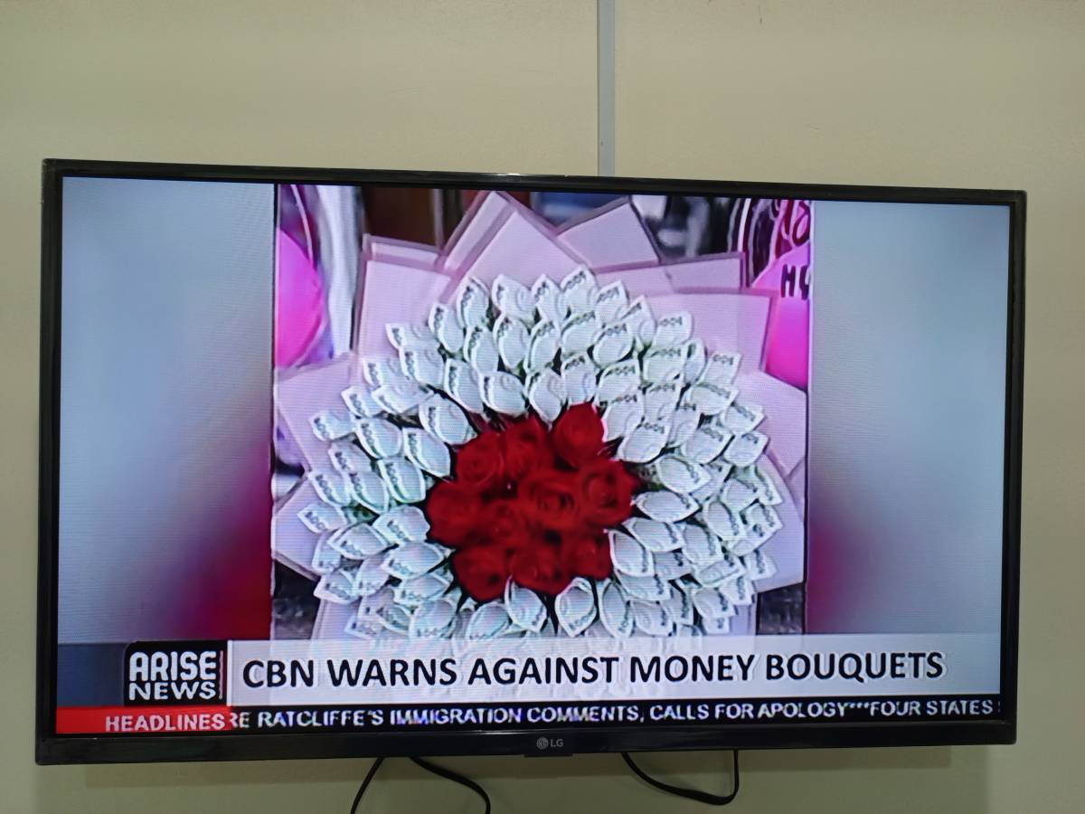 Be warned Guys Money Bouquet is criminal. All men back to Roses Jooh this Valentine Season.
Really...
