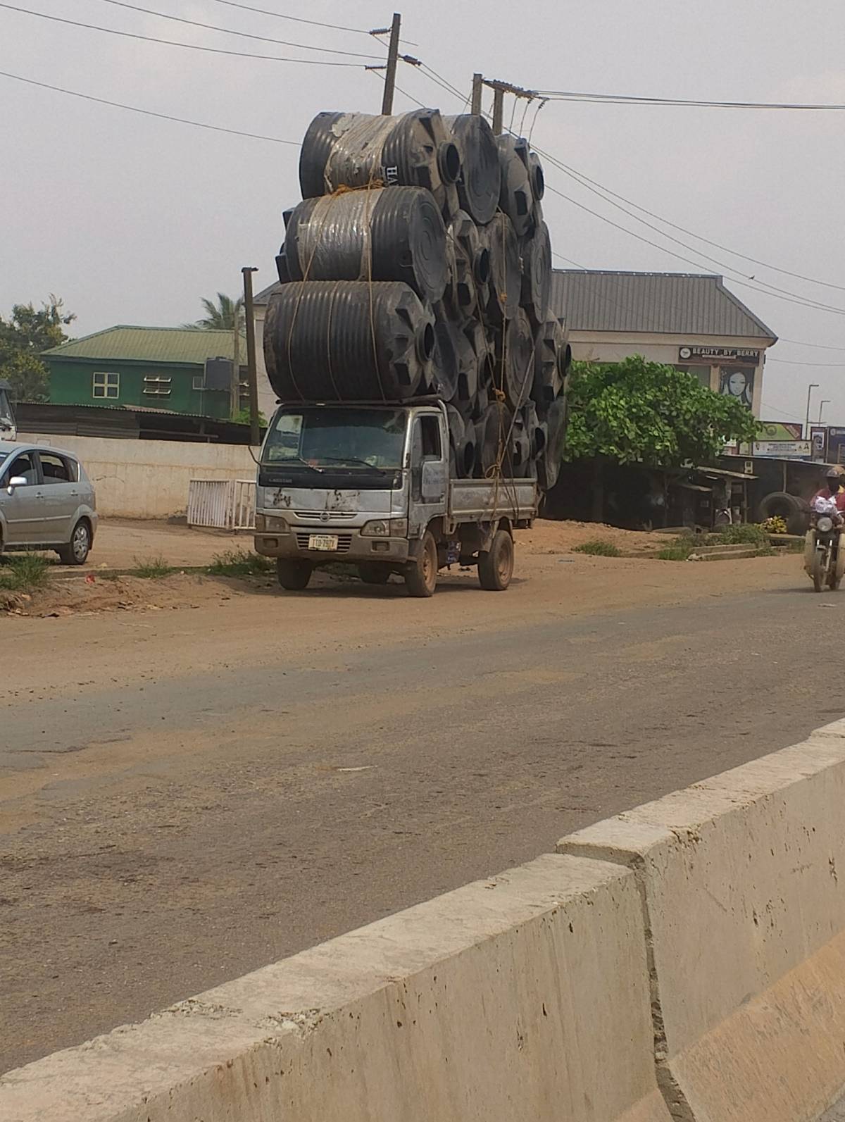 This is the guy who is determined to carry a dozen or 1000 liters of PVC tanks with his small truck....