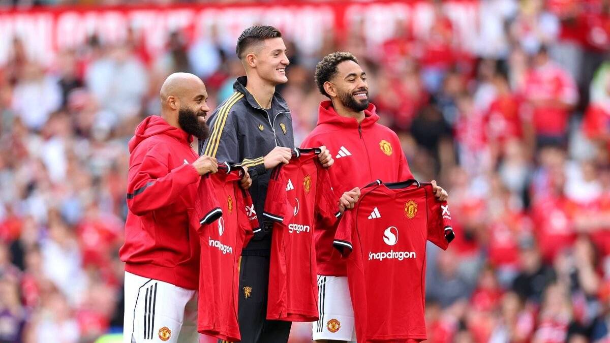 Manchester United won in this seasons transfer window 🔥