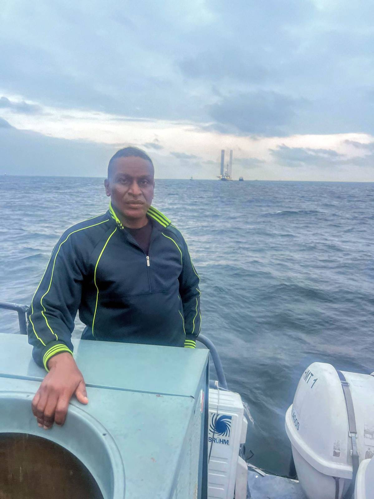 This is how we Roll.
Only real men stand when the sea stands