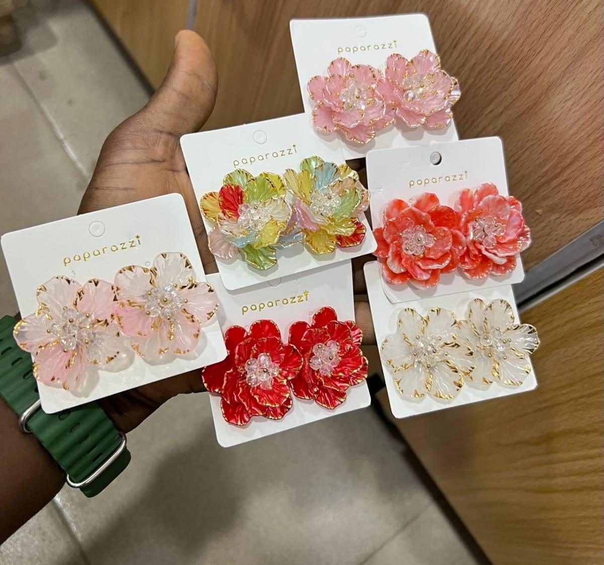 Beauty earrings available for N5000