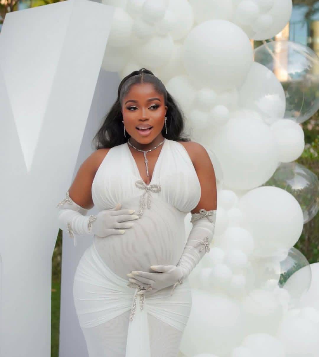 Can’t thank GOD ENOUGH!!! GOD DID iT!! Veekee is EXPECTiNG A BABY Girl @veekee_james @femi_atere