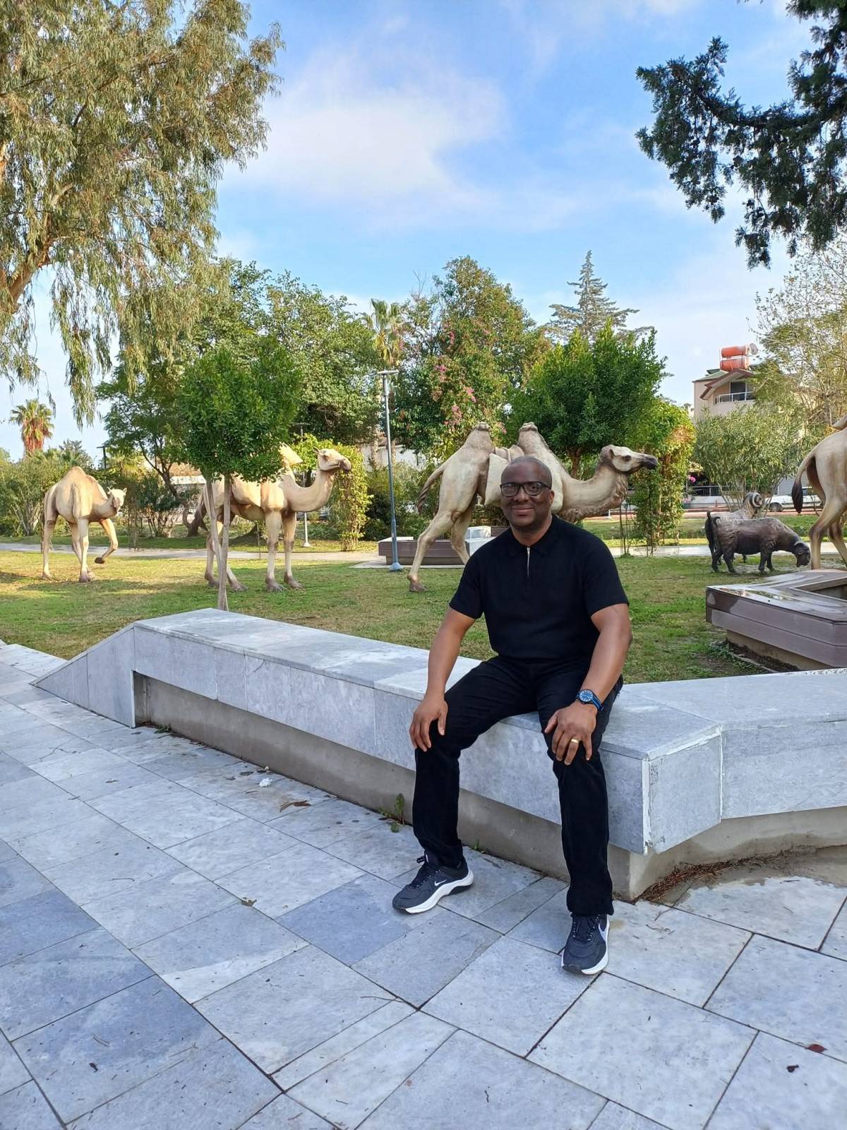 Blessed week @lekeelekee !!!
www.anthony-ajileye.com