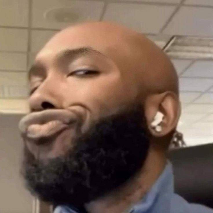 Me changing my network to 2G whenever someone connects😎


Those who know: