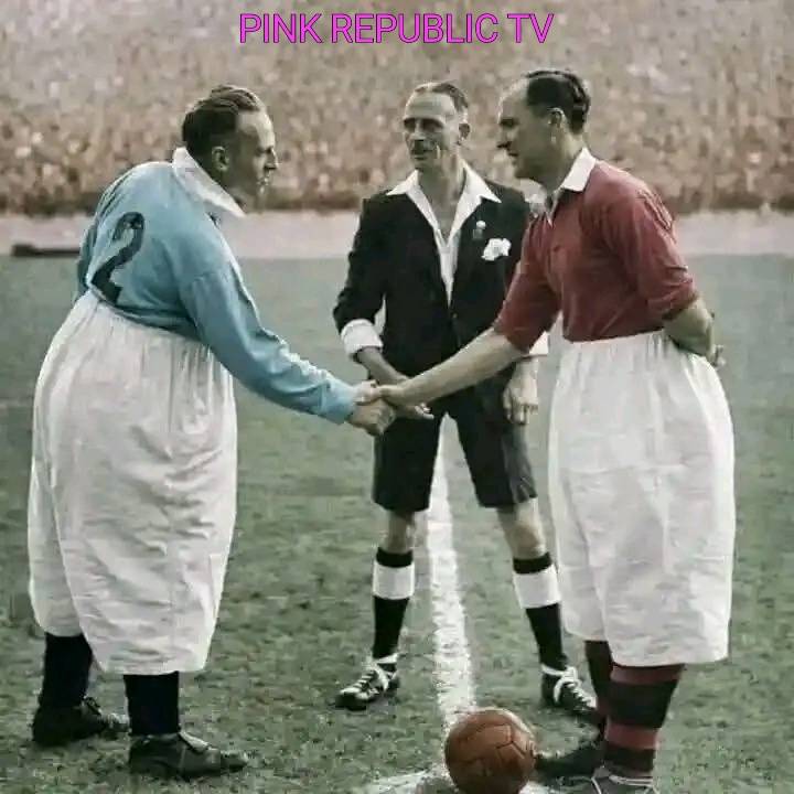 Manchester city vs Liverpool fc 1963
Take a look at the referee
He wore a suit ๐๐๐