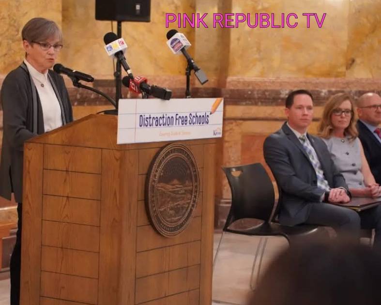 https://pinkrepublic12.blogspot.com/2026/03/kansas-governor-signs-statewide-ban-on.html?m=1