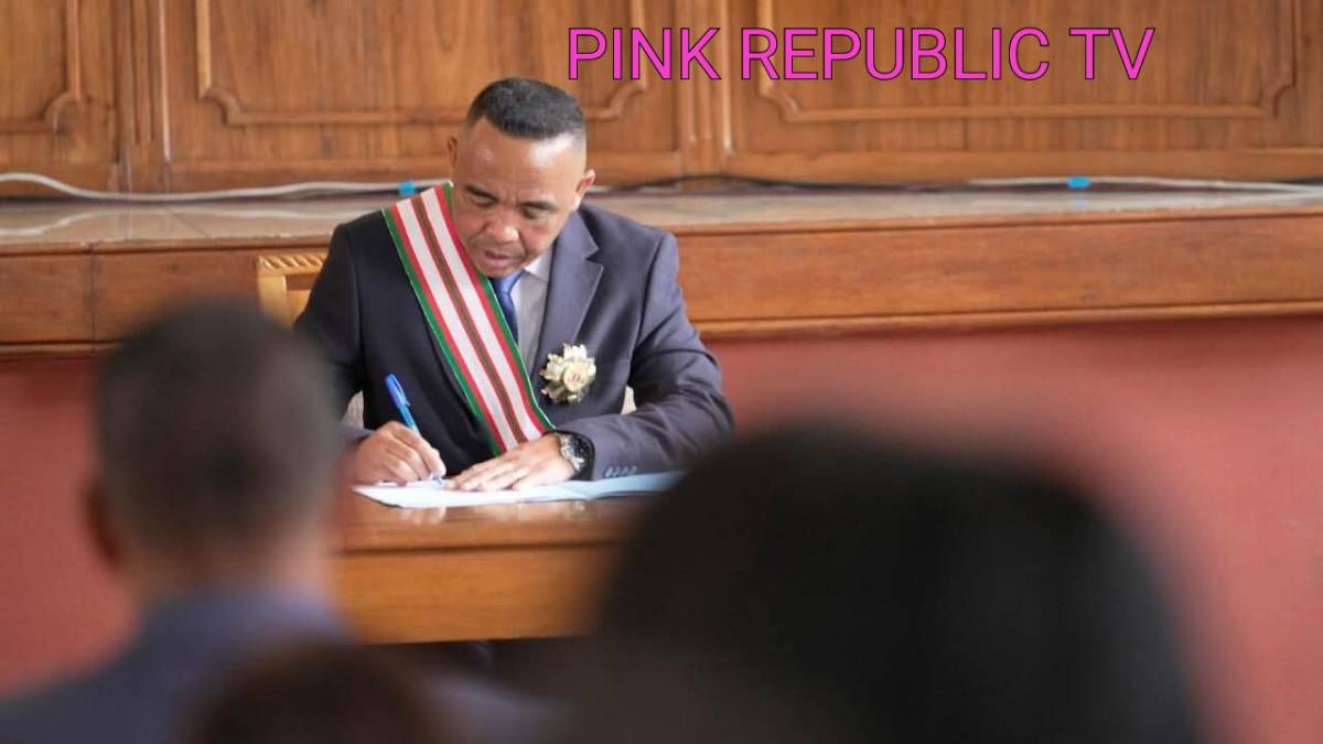 https://pinkrepublic12.blogspot.com/2026/04/madagascar-foils-plot-to-assassinate.html?m=1
