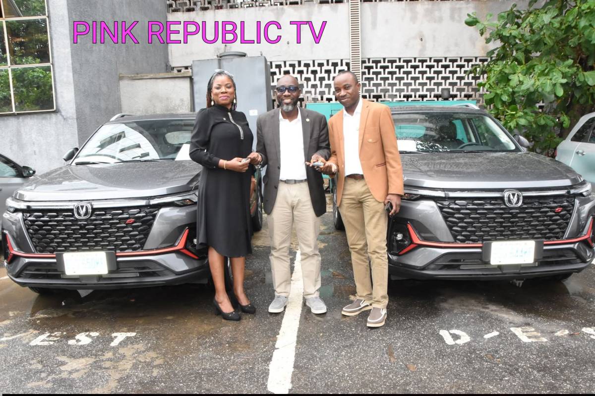 https://pinkrepublic12.blogspot.com/2026/04/ministry-of-housing-directors-receive.html?m=1