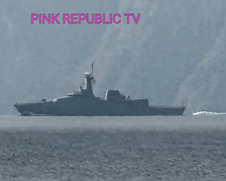 https://pinkrepublic12.blogspot.com/2026/04/us-navy-ships-cross-strait-of-hormuz-in.html?m=1